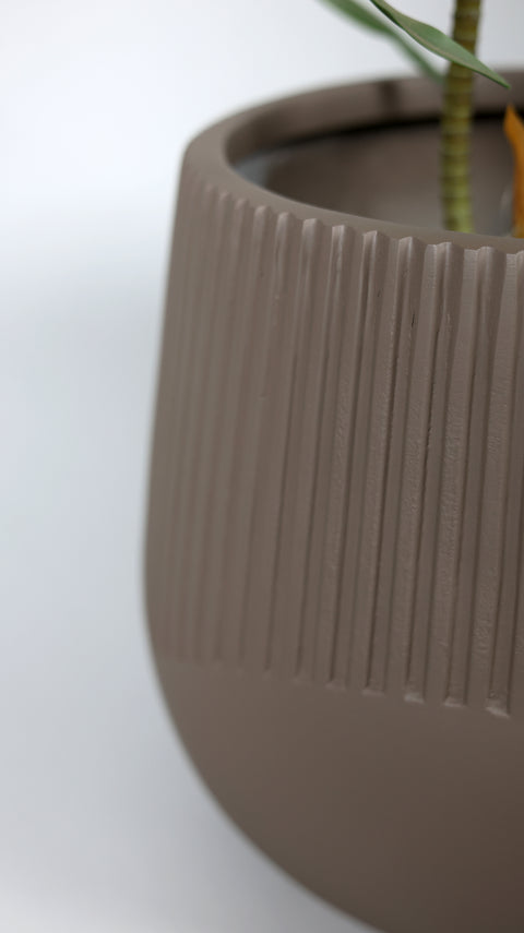 Juniper Fiberglass Planter - Pale Brown πΏ