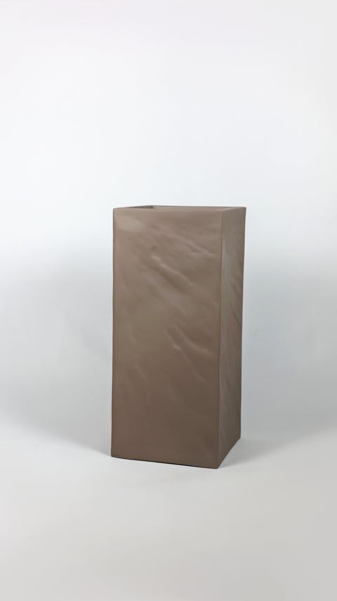 Mountain Fiberglass Planter - Pale Brown πΏ