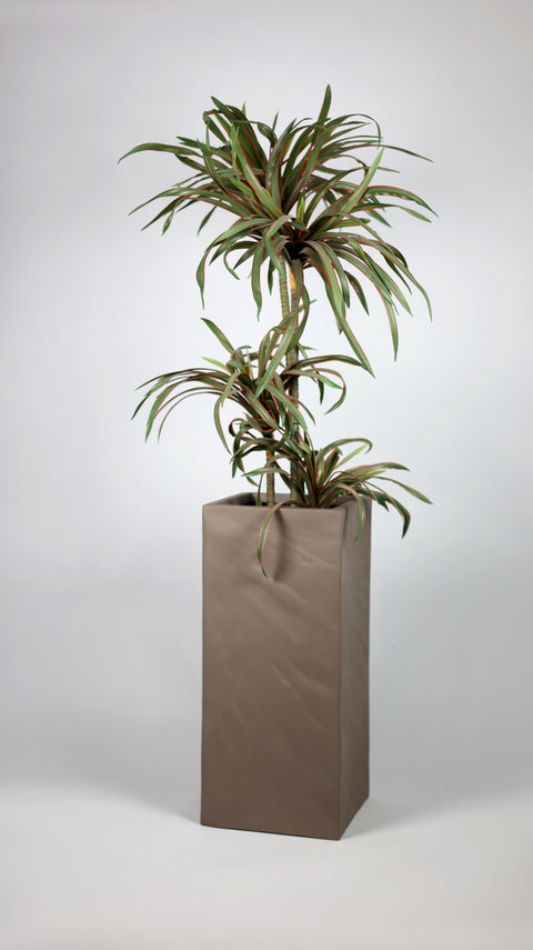 Mountain Fiberglass Planter - Pale Brown πΏ
