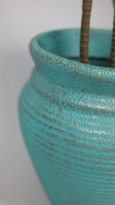 Basil Traditional Fiberglass Planter - Patina πΏ